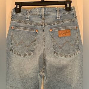 Wrangler heritage jeans, high rise boot cut leg